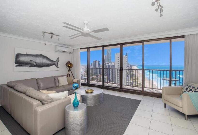 Superior 2-bedroom flat with a view, Surfers Aquarius On The Beach
