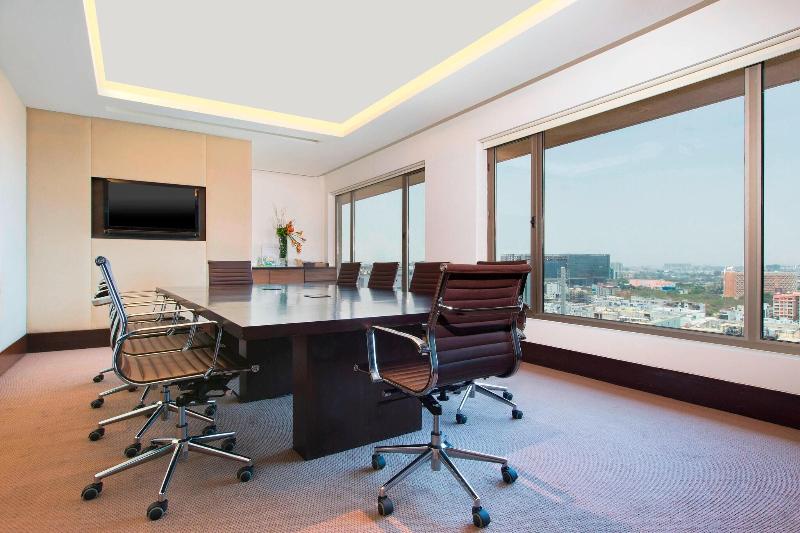 带大床的复式套间, The Westin Hyderabad Mindspace