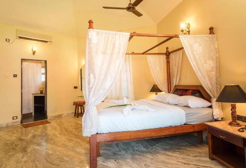 کابین, Leoney Resort Goa
