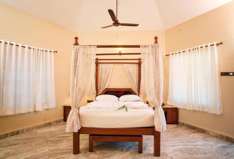 کابین, Leoney Resort Goa