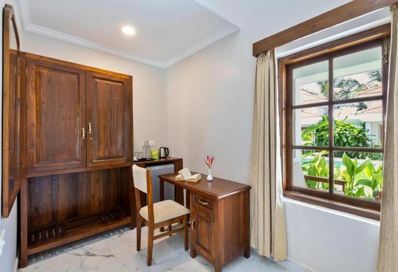 بانگلوی استاندارد, Leoney Resort Goa