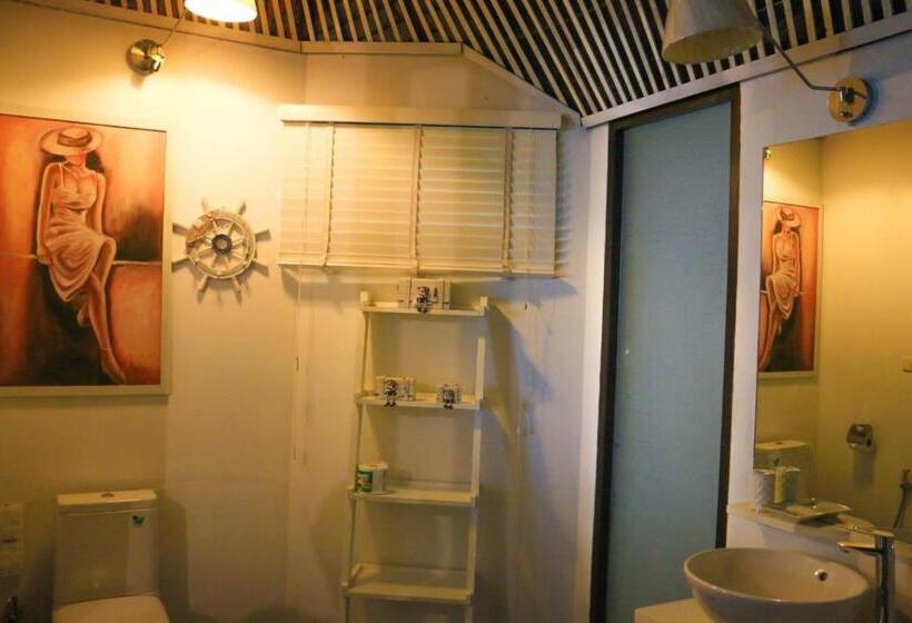 بانگلوی استاندارد, Chez Piera Resort