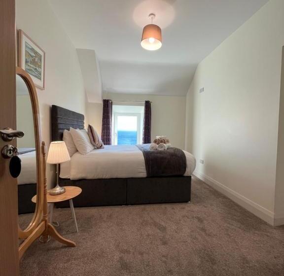 Triple Room Sea View, Old Irish Farmhouse