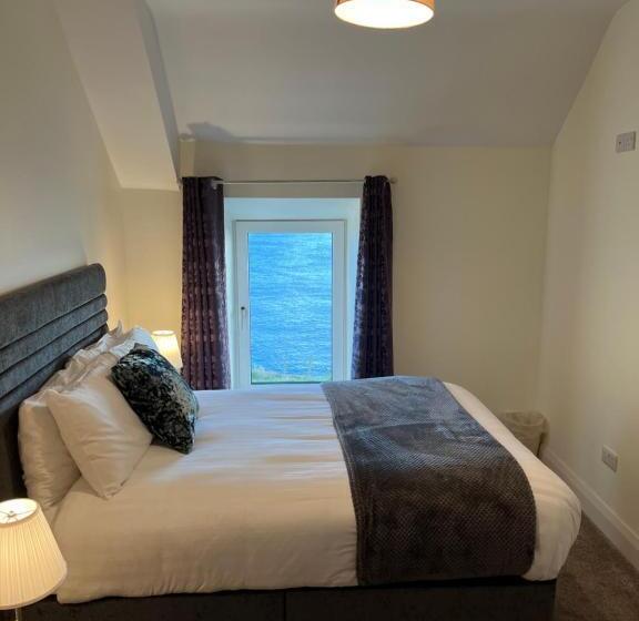 Triple Room Sea View, Old Irish Farmhouse