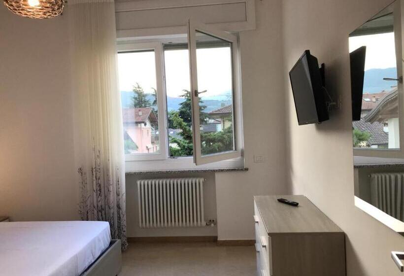 ２ベッドルームアパートメント, Eagle Rooms