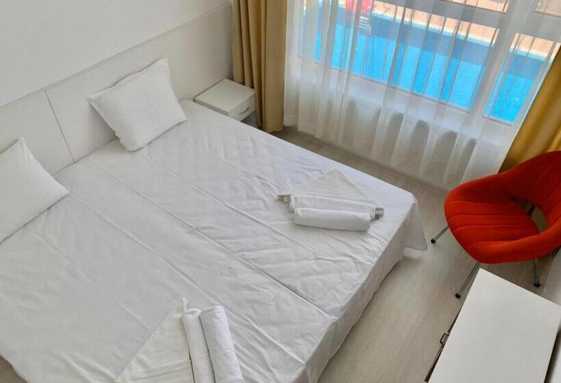 Номер Deluxe Вид на Бассейн, Byala Residence Apartments