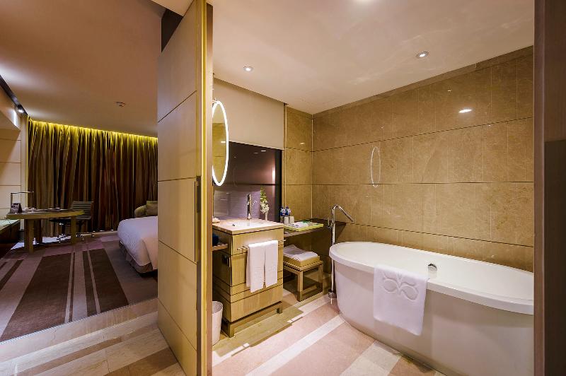 اتاق کلاب, Nikko Saigon