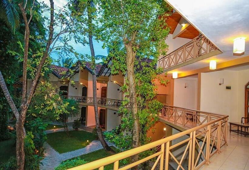 اتاق لوکس, Pelwehera Village Resort