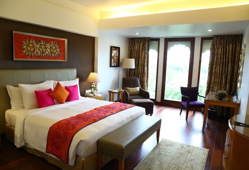 商务房间, Radisson Blu Udaipur Palace Resort & Spa
