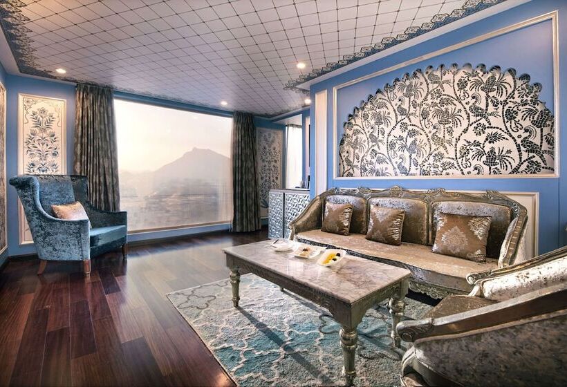 套房, Radisson Blu Udaipur Palace Resort & Spa