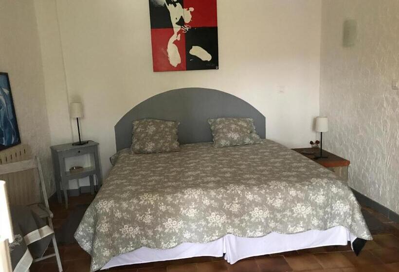 اتاق استاندارد, Chambre D Hôtes Le Cèdre
