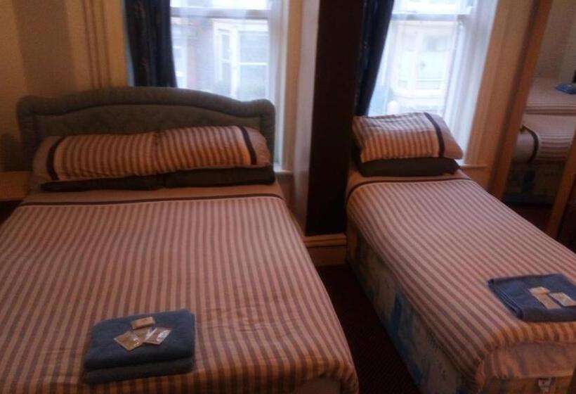 חדר סטנדרט לשלושה, Myroomz Golden Strand