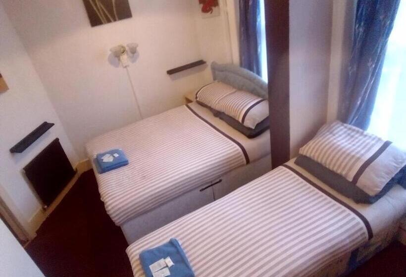 חדר סטנדרט לשלושה, Myroomz Golden Strand