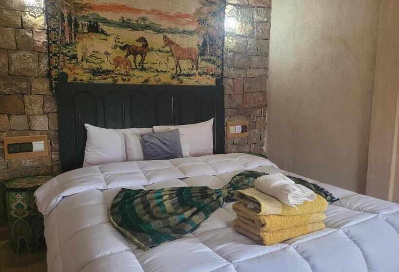 Номер Стандарт Вид на Горы, Chambre D Hôtes Aya