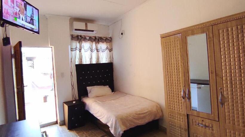 اتاق استاندارد, Sir Pinto Guesthouse
