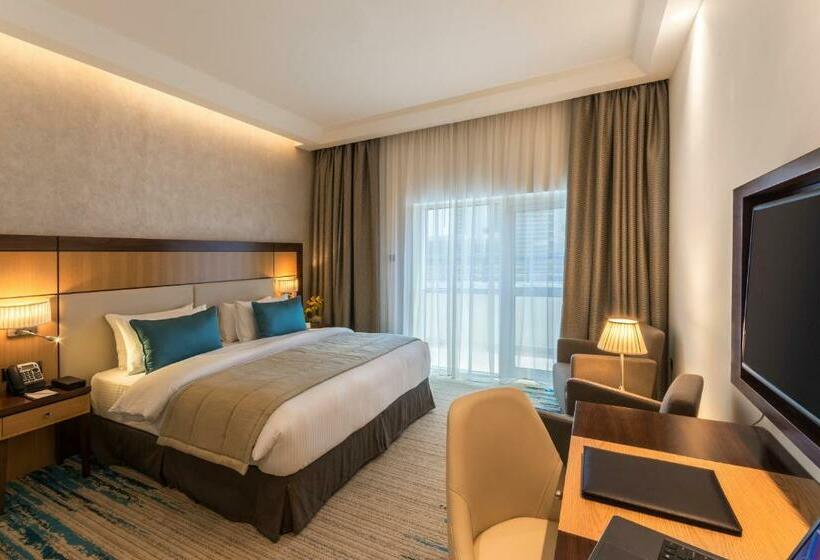 Номер Deluxe Кровать Кинг, Golden Tulip Media