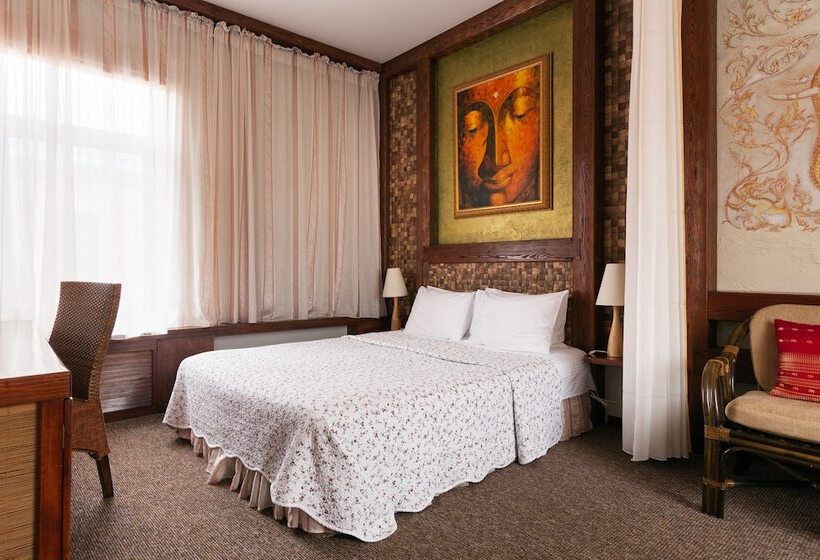 デラックスルーム, Alexander House