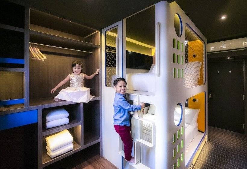 اتاق لوکس چهار تخته, Cube Family Boutique Capsule Hotel At Chinatown