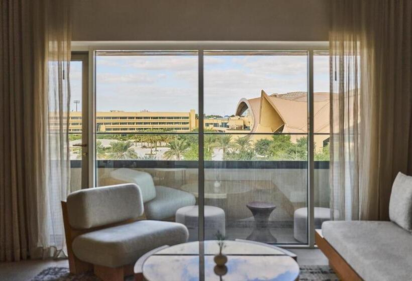 Люкс Superior, Erth Abu Dhabi