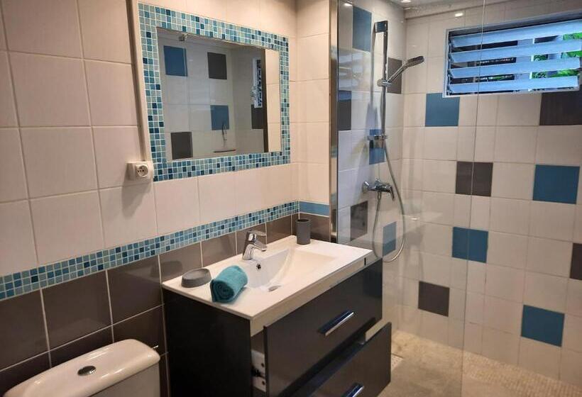اتاق استاندارد چهار تخته, Villa Kannel