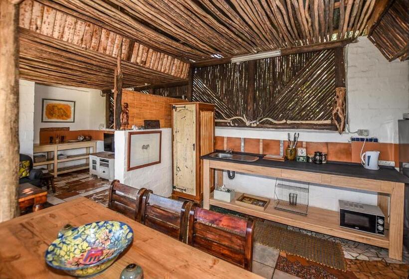 بنگله خانوادگی, Eloff Guest House And Gallery