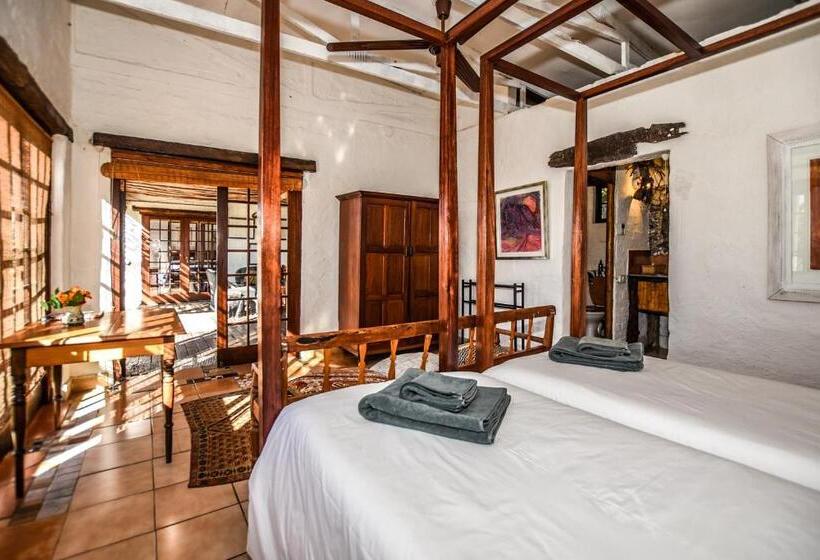 بنگله خانوادگی, Eloff Guest House And Gallery