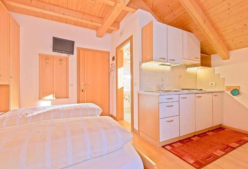 Студио Стандарт с Балконом, Appartamenti Vilin