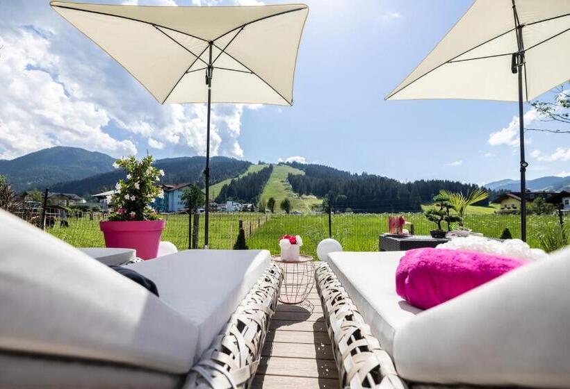 اتاق خانوادگی, Enjoy The Alps