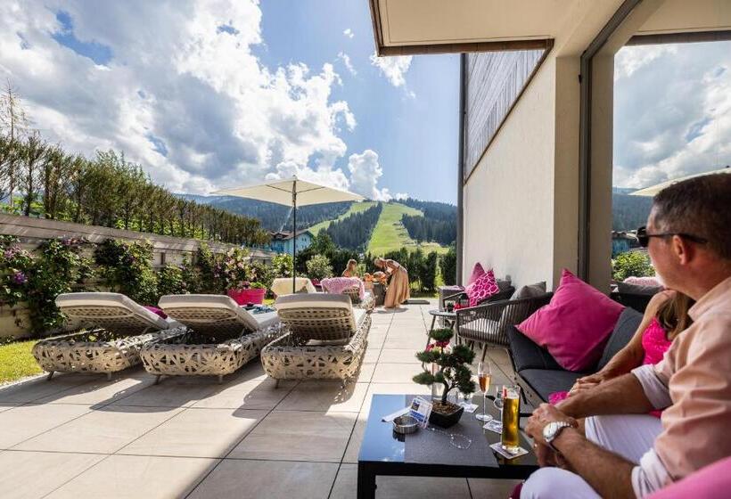 اتاق خانوادگی, Enjoy The Alps