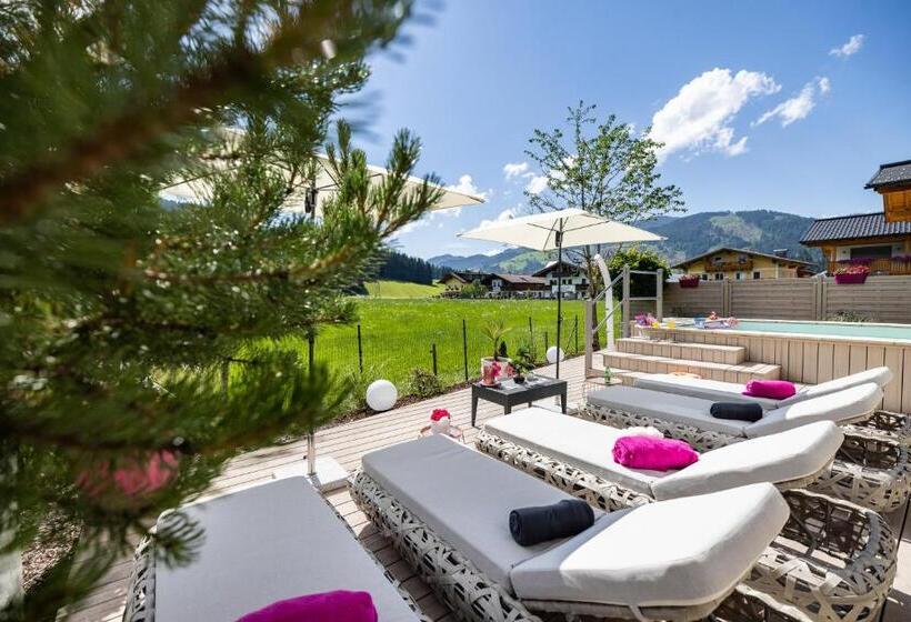 اتاق خانوادگی, Enjoy The Alps