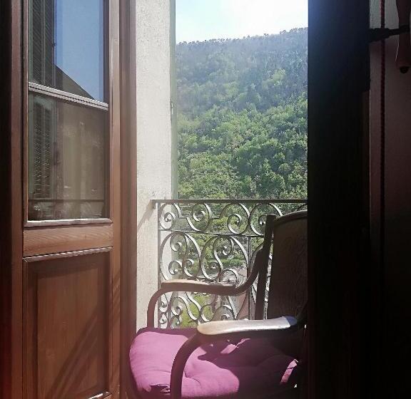Quarto Deluxe, La Casa Rosa