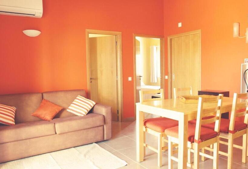 خانه 2 خوابه, Casas Novas Da Fataca