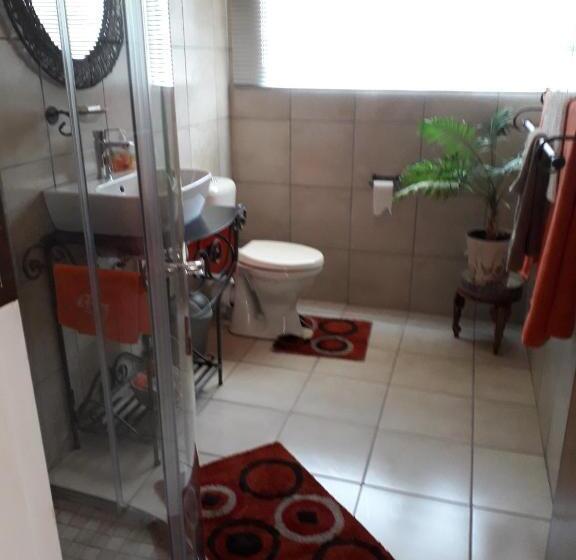 اتاق استاندارد, At The View B&b