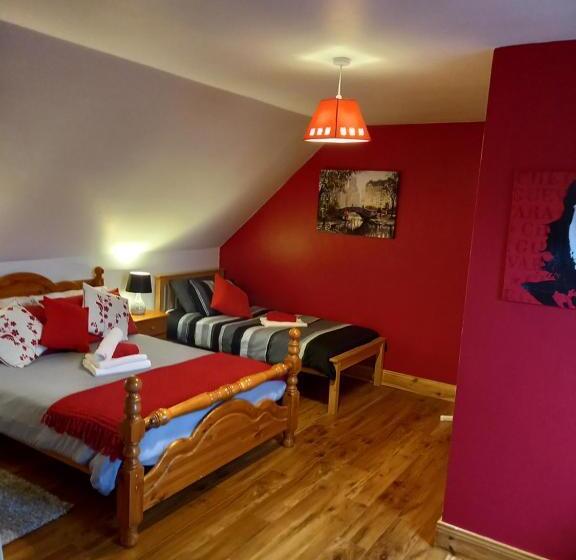 Семейный Номер, A New U Country Cottage