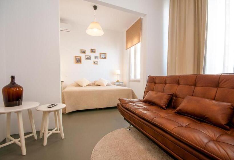 Полулюкс, Casa Do Poço