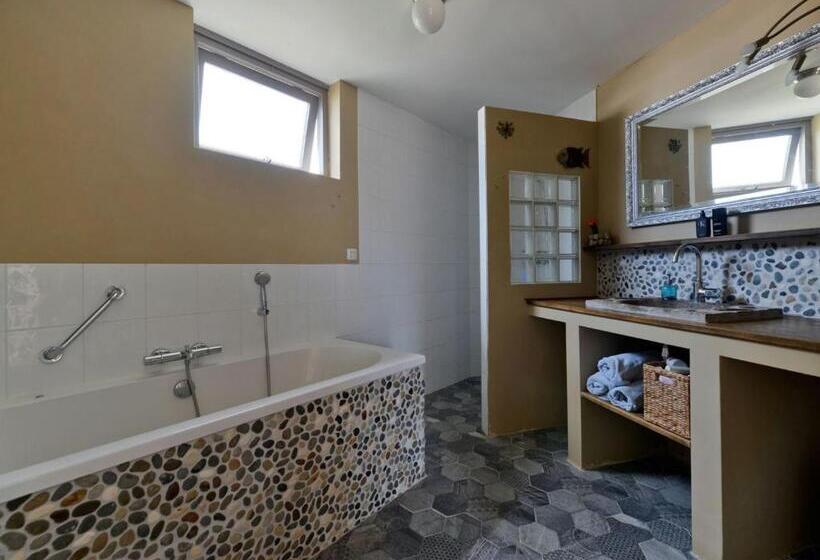 اتاق استاندارد با سرویس بهداشتی مشترک, Silver Moon Bed & Breakfast