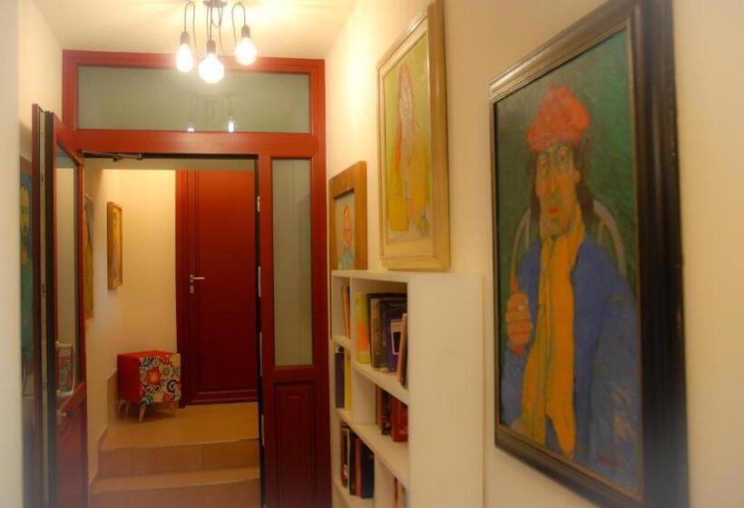 Четырехместный Номер Стандарт, Art Gallery B&b