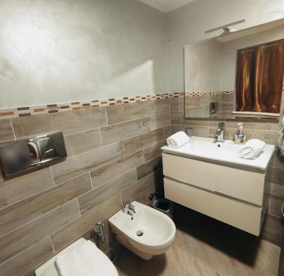 اتاق استاندارد چهار تخته, Villa Ormeni