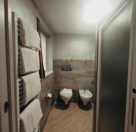 اتاق استاندارد چهار تخته, Villa Ormeni