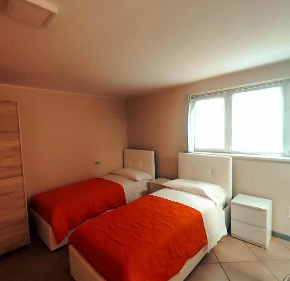 اتاق استاندارد چهار تخته, Villa Ormeni