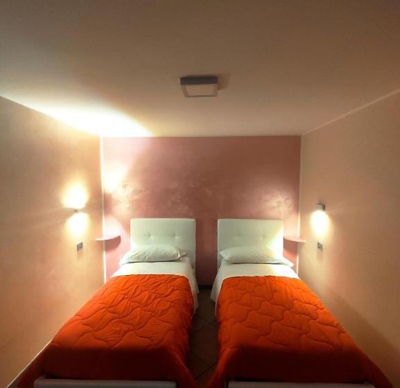 اتاق استاندارد چهار تخته, Villa Ormeni