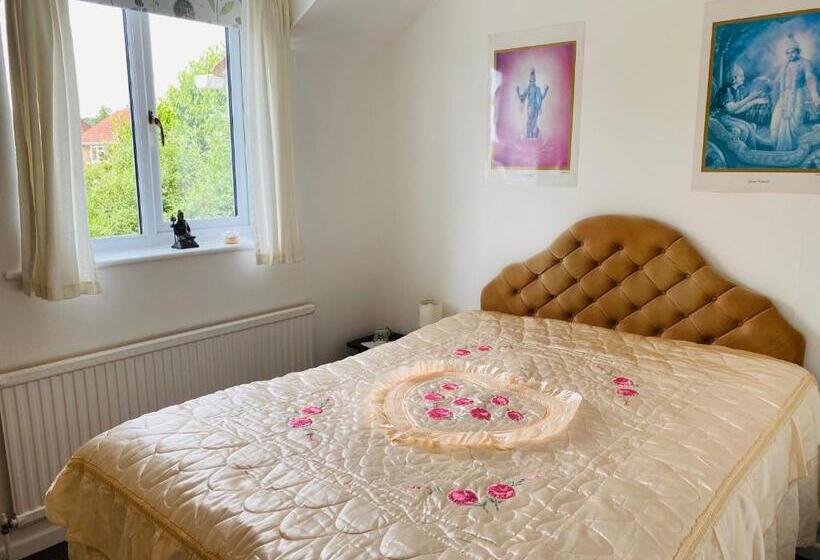 Номер Стандарт Совместная Ванная, Camelot Retreat   Tor View