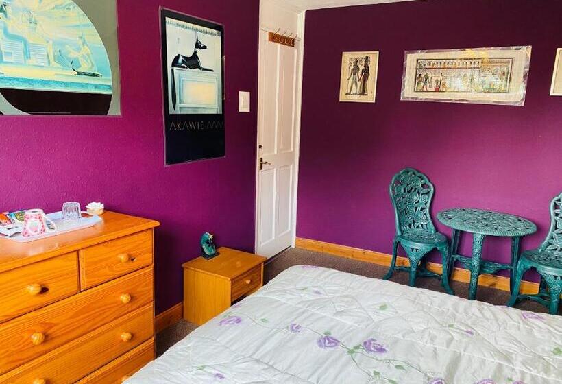 Номер Стандарт Совместная Ванная, Camelot Retreat   Tor View
