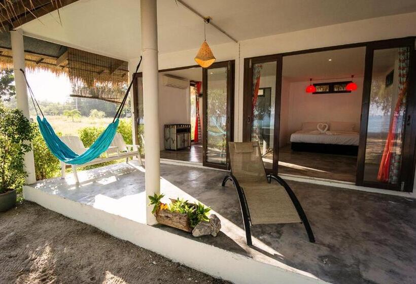 Бунгало Стандарт, Mumsa Beach Resort & Restaurant