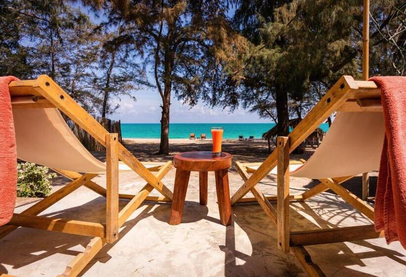 Бунгало Deluxe, Mumsa Beach Resort & Restaurant