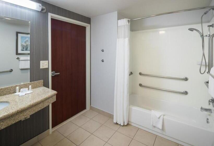 חדר סטנדרט מותאם לאדם עם מוגבלויות, Courtyard By Marriott Austin Parmer Tech Ridge