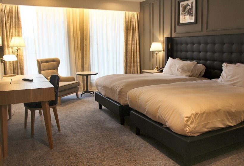 اتاق اجرایی, The Grand, York