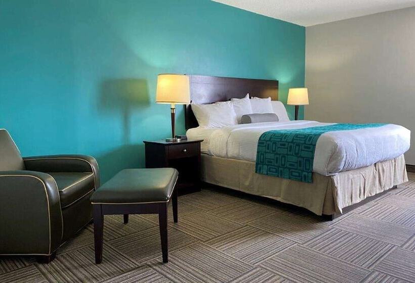 Люкс, Travelodge By Wyndham Miramichi New Brunswick