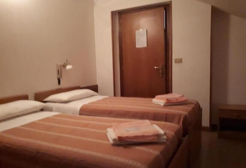 Standard room with outdoor bath, La Colombella