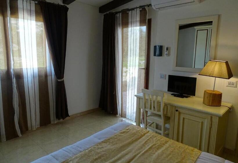 Номер Стандарт Трехместный, Locanda Domus De Vida Turismo Rurale